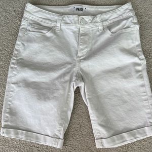 PAIGE Woman’s White Denim Jax Knee Shorts Size 26